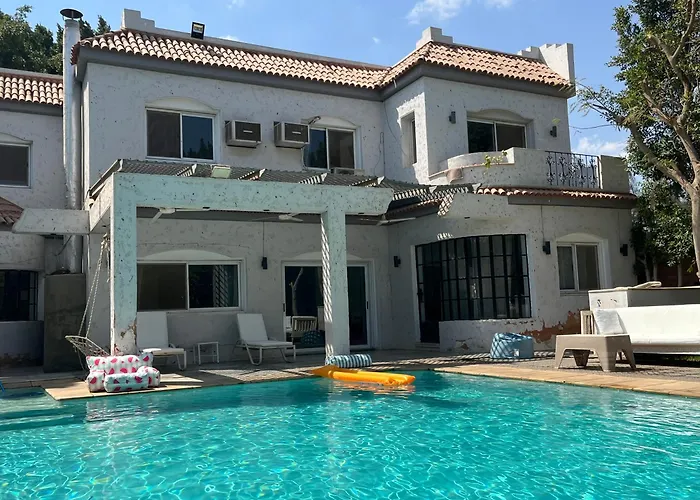 Villa By The Pyramids